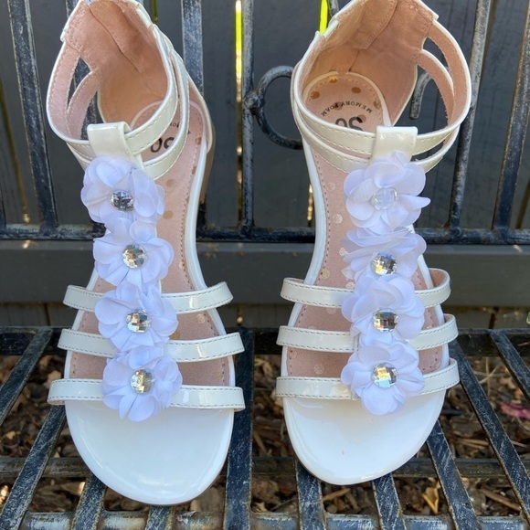 SO Kenzie Girls Gladiator Sandals, Girls 3 - Picture 6 of 9